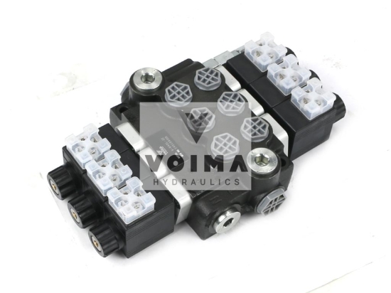 Rozdzielacz hydrauliczny 3-sekcyjny sterowany elektrycznie 12V 40L VOIMA