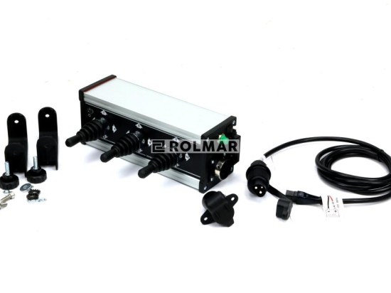 Panel z trzema joystickami 4-pozycyjnymi. 12VDC