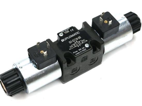 Rozdzielacz (elektrozawór) suwak "H" DS3-S2/11N-D12 12V DC (cewka x 2) Heavy 350bar. 100l/min Duplomatic