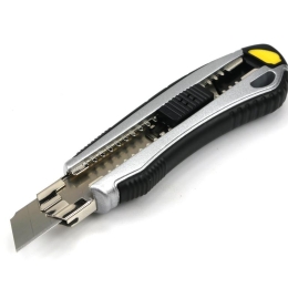 Nożyk łamany 18mm w aluminiowej obudowie z 6 ostrzami zapasowymi Waryński
