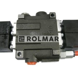 Rozdzielacz hydrauliczny dwusekcyjny sterowany elektrycznie 50L